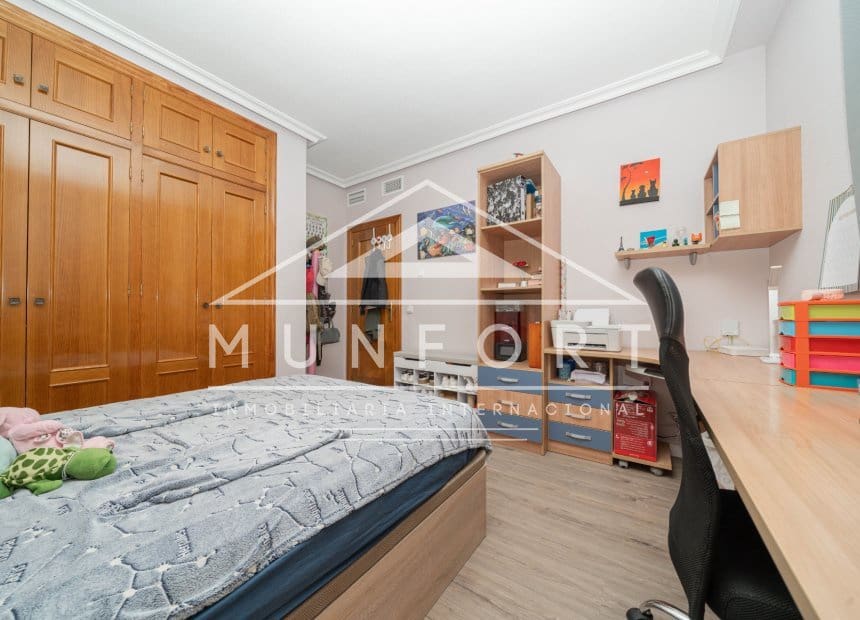 3 makuuhuone Rivitalo myytävänä paikassa Roldan mukana 
autotalli - 259 000 € (Ref: 10116030)