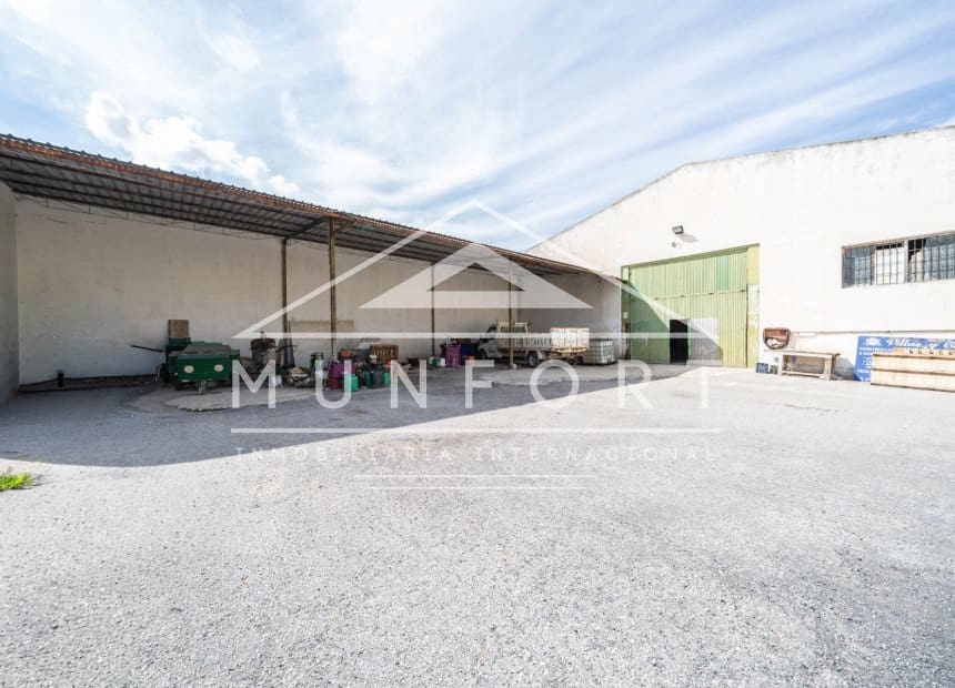 Local Comercial en Bigastro en venta - 450.000 € (Ref: 10118125)