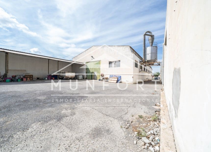 Local Comercial en Bigastro en venta - 450.000 € (Ref: 10118125)