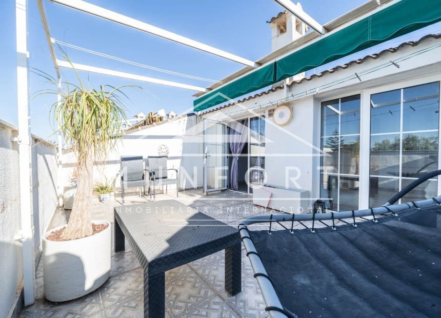 8 soverom Rekkehus til salgs i Los Cuarteros med garasje - € 359 000 (Ref: 10121066)