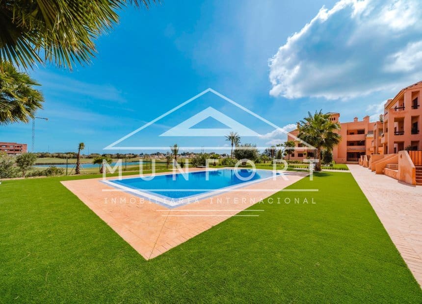 2 soveværelse Lejlighed til salg i Los Alcazares med swimmingpool garage - € 225.000 (Ref: 10130643)