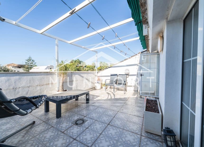 8 soveværelse Rækkehus til salg i Los Cuarteros med garage - € 335.000 (Ref: 10136322)
