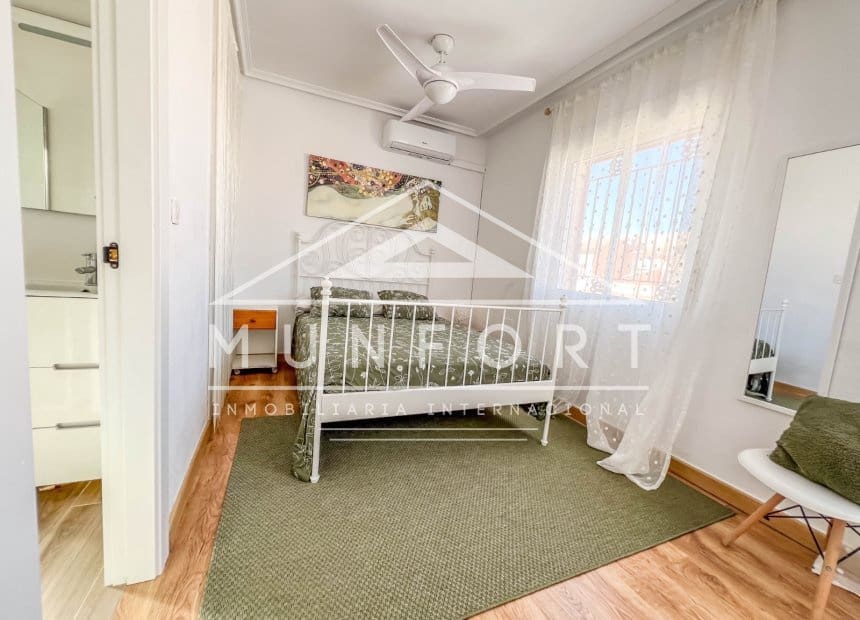3 makuuhuone Rivitalo myytävänä paikassa Playa Flamenca mukana uima-altaan - 275 900 € (Ref: 10145349)