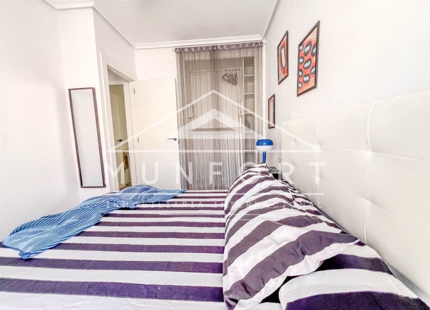3 makuuhuone Rivitalo myytävänä paikassa Playa Flamenca mukana uima-altaan - 275 900 € (Ref: 10145349)