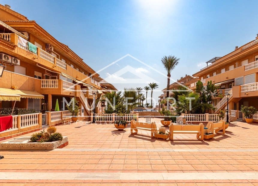 Apartamento de 3 habitaciones en La Manga del Mar Menor en venta con piscina garaje - 259.000 € (Ref: 10154123)