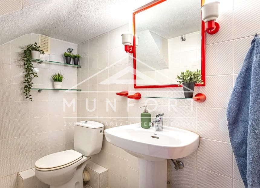 Apartamento de 3 habitaciones en La Manga del Mar Menor en venta con piscina garaje - 259.000 € (Ref: 10154123)