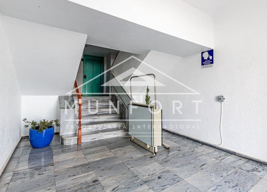 Apartamento de 3 habitaciones en La Manga del Mar Menor en venta con piscina garaje - 259.000 € (Ref: 10154123)