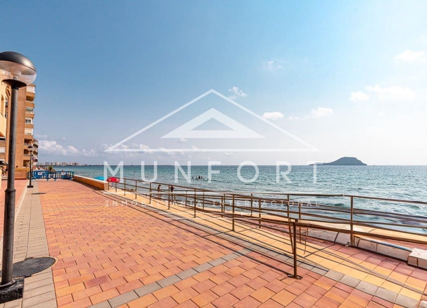 Apartamento de 3 habitaciones en La Manga del Mar Menor en venta con piscina garaje - 259.000 € (Ref: 10154123)