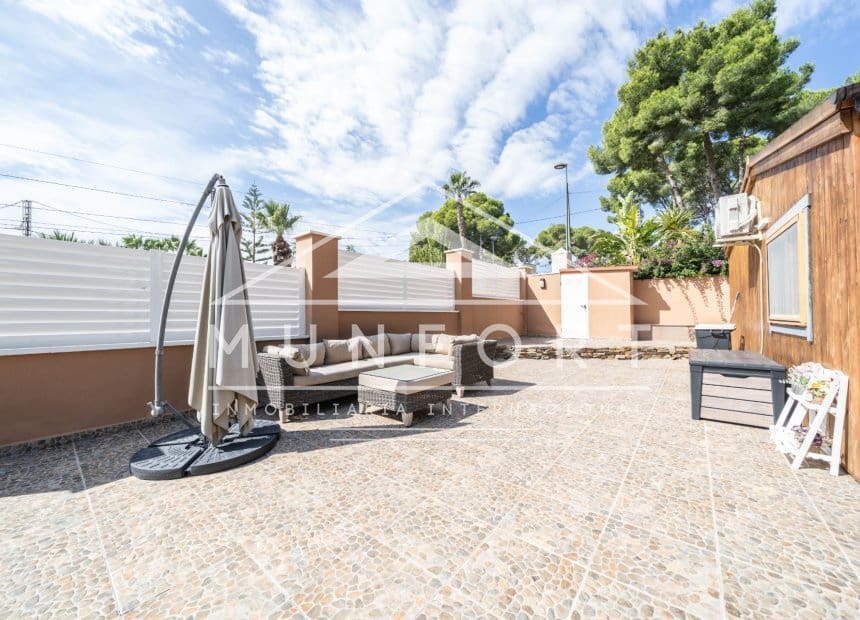 4 soveværelse Villa til salg i Pinar de Campoverde med swimmingpool garage - € 395.000 (Ref: 10154340)