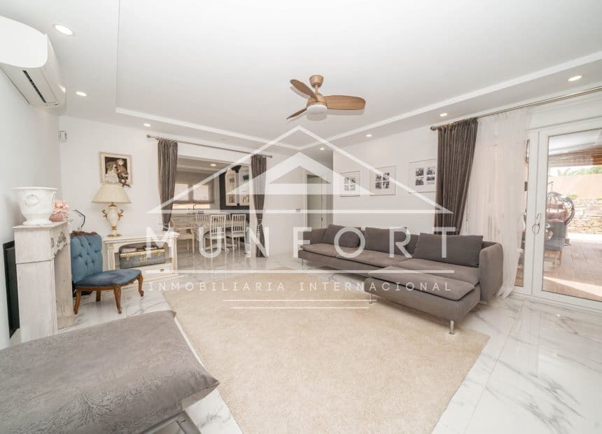 4 soveværelse Villa til salg i Pinar de Campoverde med swimmingpool garage - € 395.000 (Ref: 10154340)
