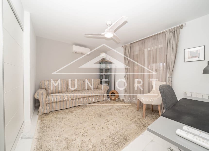 4 soveværelse Villa til salg i Pinar de Campoverde med swimmingpool garage - € 395.000 (Ref: 10154340)