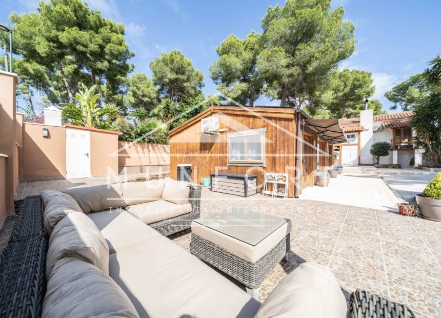 4 soveværelse Villa til salg i Pinar de Campoverde med swimmingpool garage - € 395.000 (Ref: 10154340)