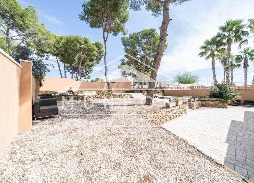 4 soveværelse Villa til salg i Pinar de Campoverde med swimmingpool garage - € 395.000 (Ref: 10154340)