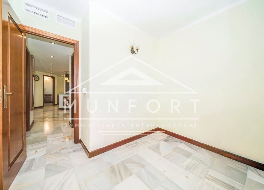 3 makuuhuone Huoneisto myytävänä paikassa Torrevieja mukana uima-altaan - 359 000 € (Ref: 10155887)