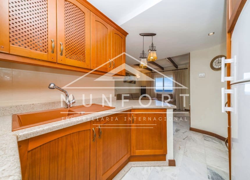 3 makuuhuone Huoneisto myytävänä paikassa Torrevieja mukana uima-altaan - 359 000 € (Ref: 10155887)