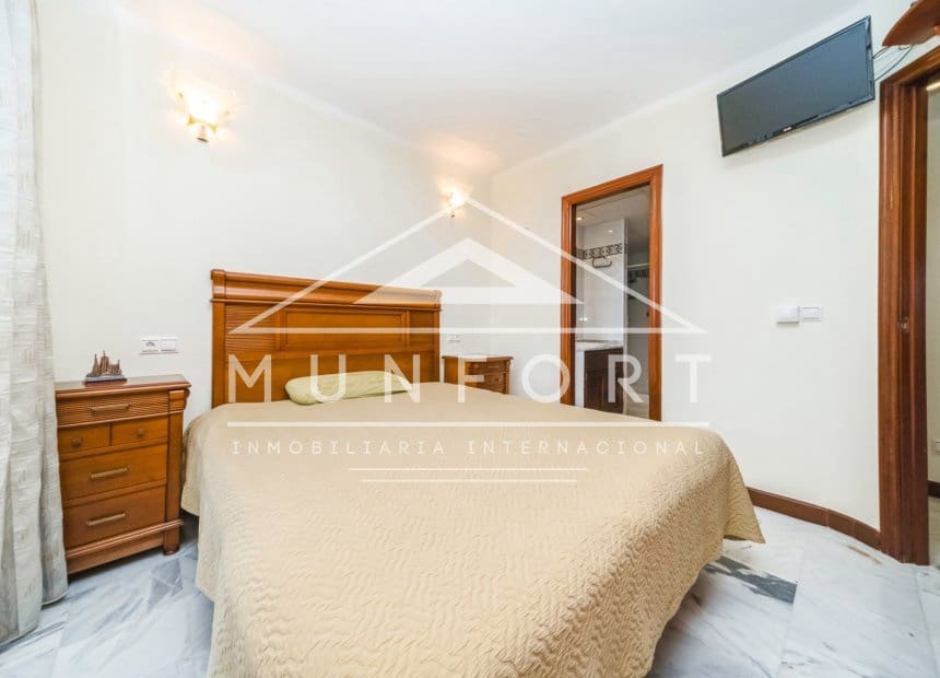 3 makuuhuone Huoneisto myytävänä paikassa Torrevieja mukana uima-altaan - 359 000 € (Ref: 10155887)