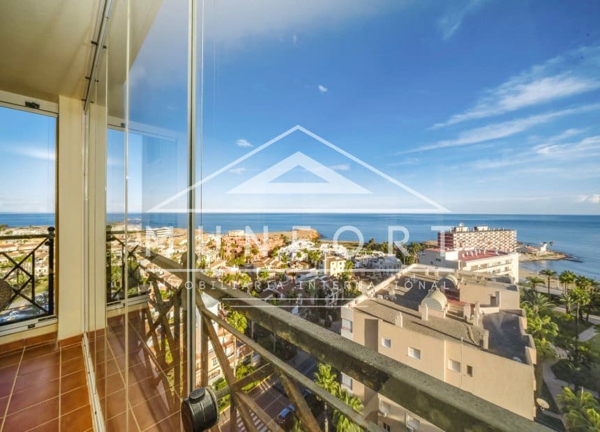 3 makuuhuone Huoneisto myytävänä paikassa Torrevieja mukana uima-altaan - 359 000 € (Ref: 10155887)