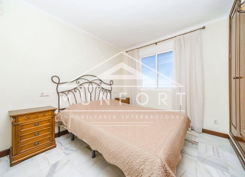 3 makuuhuone Huoneisto myytävänä paikassa Torrevieja mukana uima-altaan - 359 000 € (Ref: 10155887)