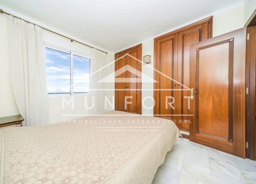 3 makuuhuone Huoneisto myytävänä paikassa Torrevieja mukana uima-altaan - 359 000 € (Ref: 10155887)