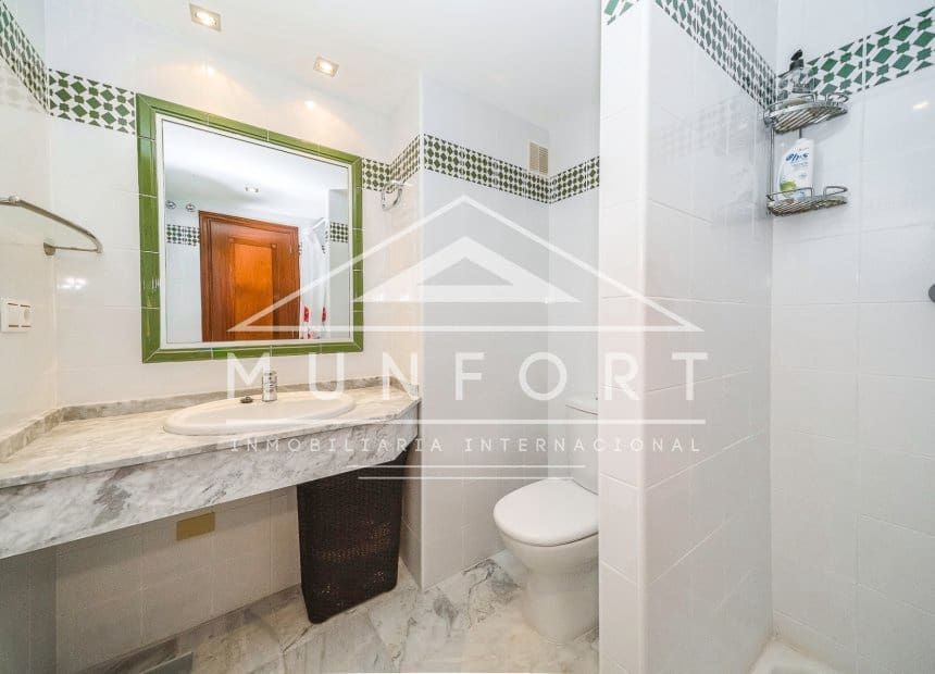 3 makuuhuone Huoneisto myytävänä paikassa Torrevieja mukana uima-altaan - 359 000 € (Ref: 10155887)