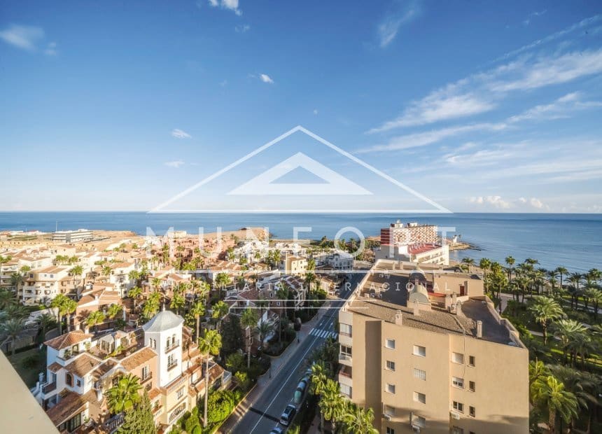 3 makuuhuone Huoneisto myytävänä paikassa Torrevieja mukana uima-altaan - 359 000 € (Ref: 10155887)