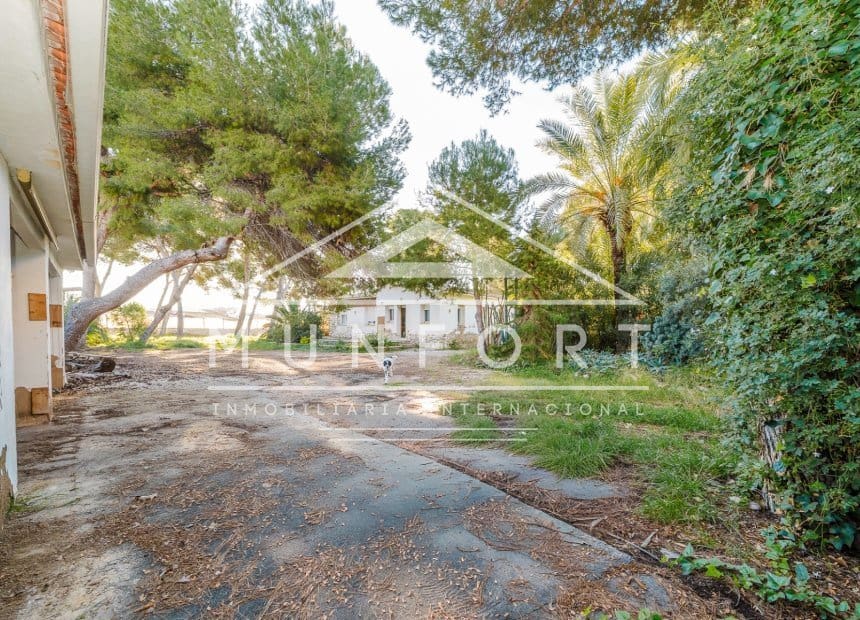 7 slaapkamer Villa te koop in Los Cuarteros met garage - € 1.289.000 (Ref: 10156800)