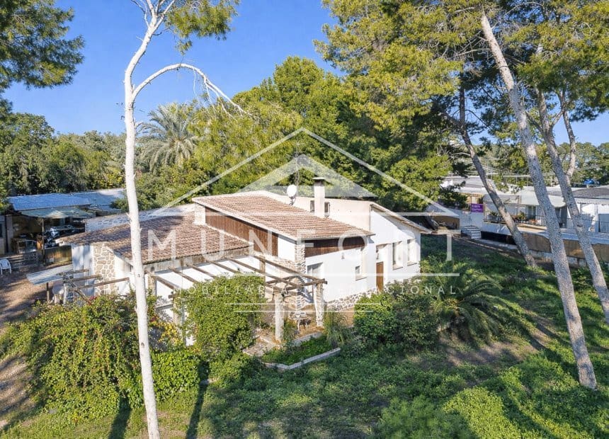 7 slaapkamer Villa te koop in Los Cuarteros met garage - € 1.289.000 (Ref: 10156800)