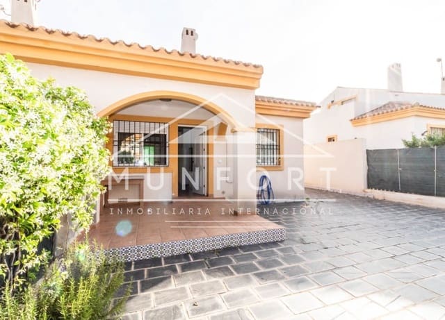 3 slaapkamer Rijtjeshuis te koop in Torre de la Horadada, Pilar de la Horadada met zwembad garage - € 329.900 (Ref: 10156951)