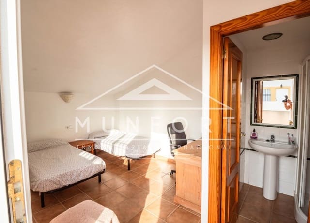 3 slaapkamer Rijtjeshuis te koop in Torre de la Horadada, Pilar de la Horadada met zwembad garage - € 329.900 (Ref: 10156951)