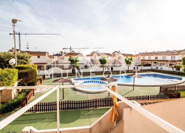 3 slaapkamer Rijtjeshuis te koop in Torre de la Horadada, Pilar de la Horadada met zwembad garage - € 329.900 (Ref: 10156951)