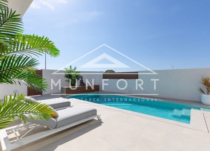 2 chambre Villa/Maison à vendre à Los Alcazares avec piscine garage - 439 000 € (Ref: 10158125)