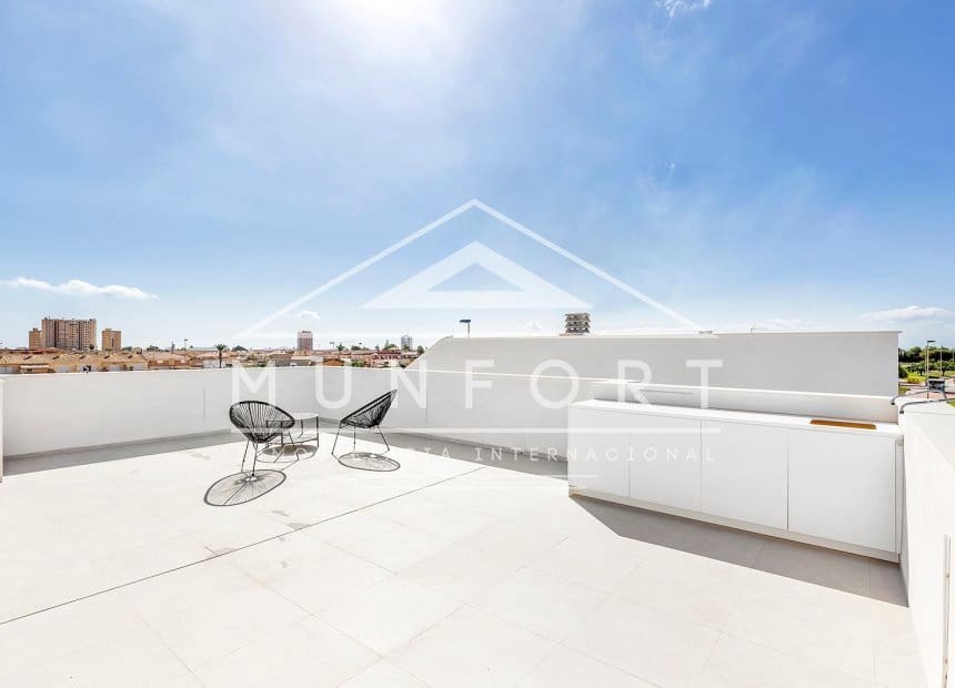 2 chambre Villa/Maison à vendre à Los Alcazares avec piscine garage - 439 000 € (Ref: 10158125)