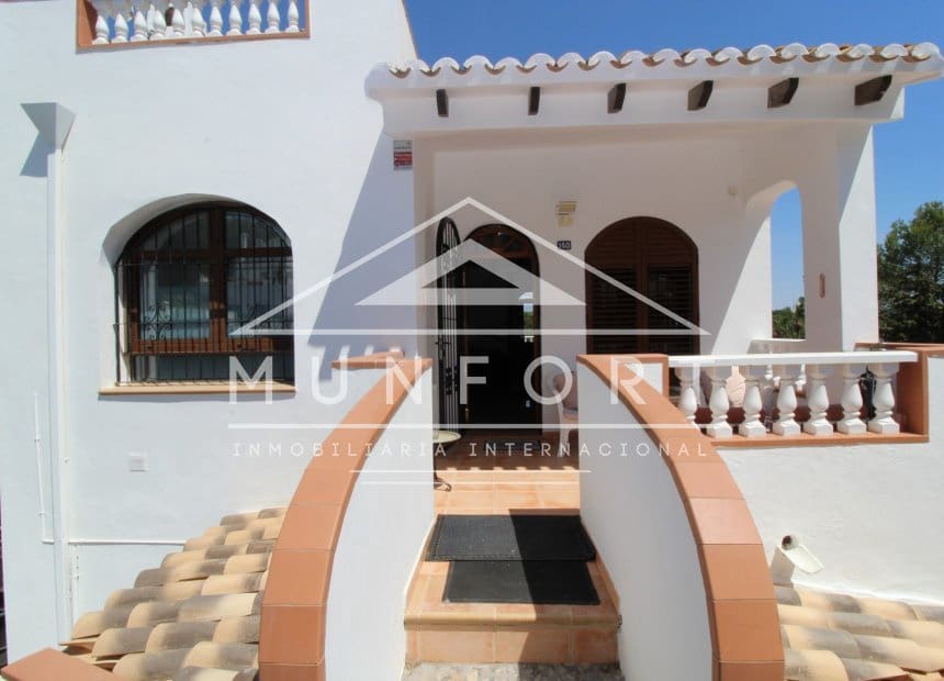4 soveværelse Villa til salg i Villamartin med swimmingpool garage - € 700.000 (Ref: 10158347)