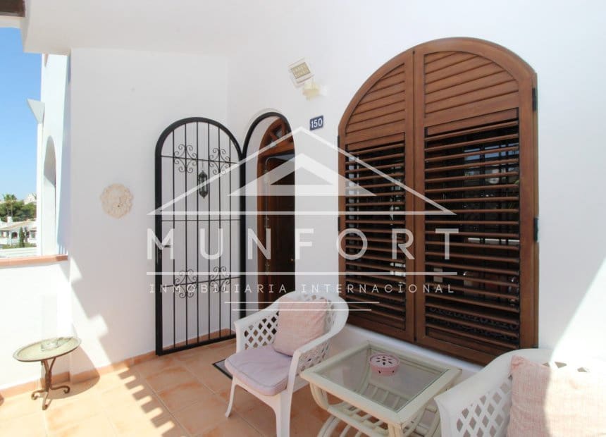 4 soveværelse Villa til salg i Villamartin med swimmingpool garage - € 700.000 (Ref: 10158347)