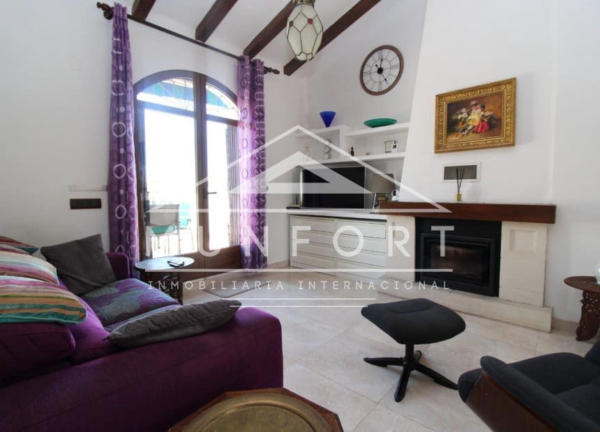 4 soveværelse Villa til salg i Villamartin med swimmingpool garage - € 700.000 (Ref: 10158347)
