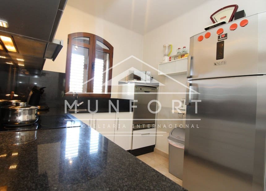 4 soveværelse Villa til salg i Villamartin med swimmingpool garage - € 700.000 (Ref: 10158347)