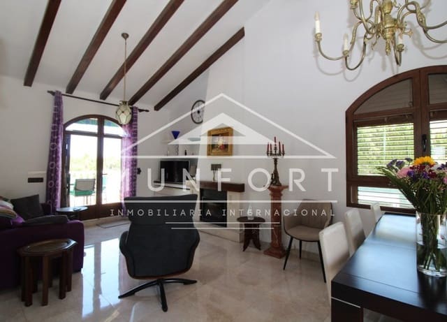 4 soveværelse Villa til salg i Villamartin, Orihuela med swimmingpool garage - € 700.000 (Ref: 10158347)