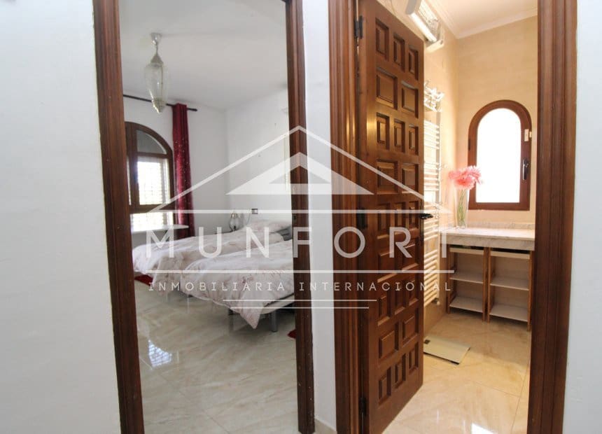 4 soveværelse Villa til salg i Villamartin med swimmingpool garage - € 700.000 (Ref: 10158347)