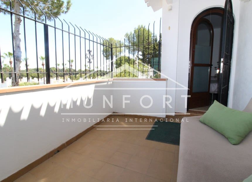 4 soveværelse Villa til salg i Villamartin med swimmingpool garage - € 700.000 (Ref: 10158347)