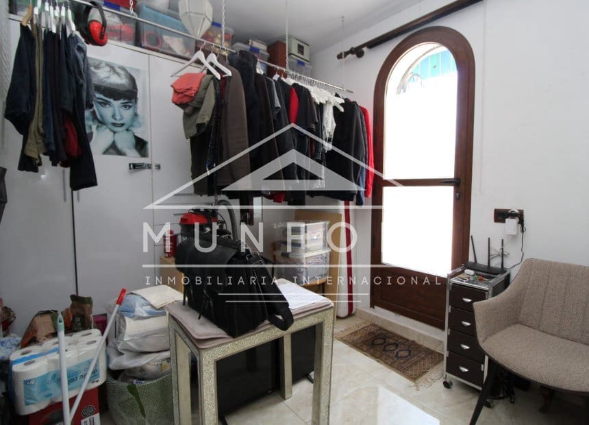 4 soveværelse Villa til salg i Villamartin med swimmingpool garage - € 700.000 (Ref: 10158347)