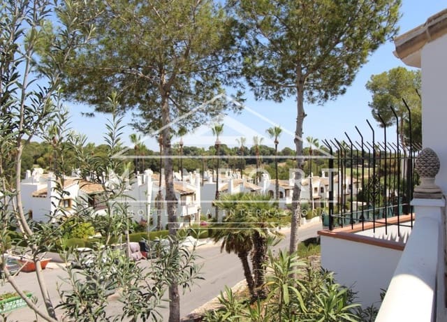 4 soveværelse Villa til salg i Villamartin, Orihuela med swimmingpool garage - € 700.000 (Ref: 10158347)