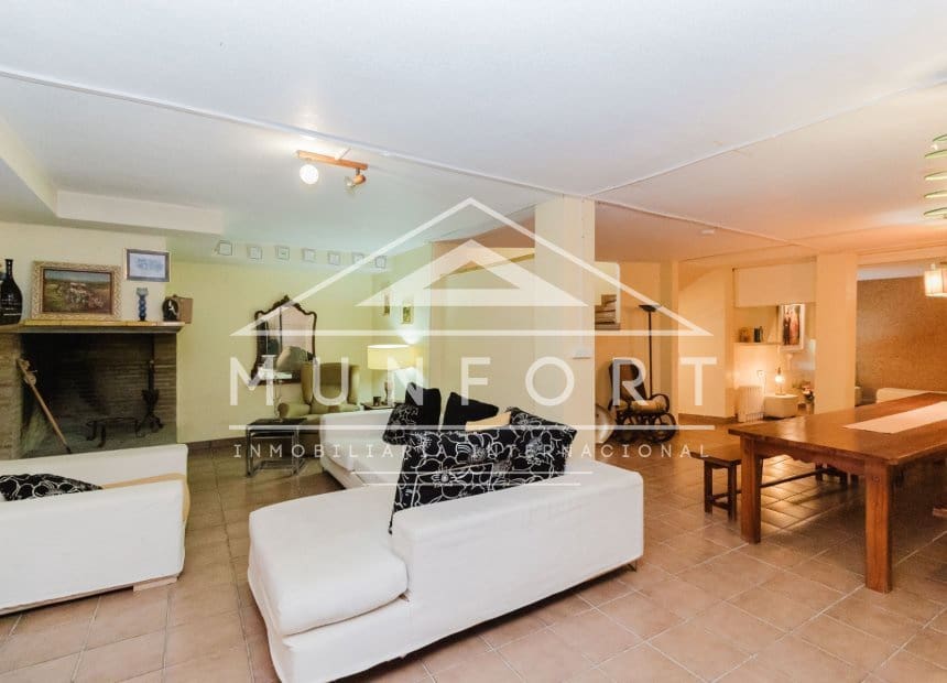 5 soveværelse Villa til salg i Torrevieja med swimmingpool garage - € 950.000 (Ref: 10158353)