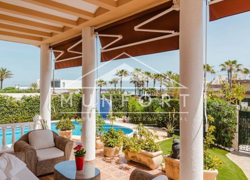 5 soveværelse Villa til salg i Torrevieja med swimmingpool garage - € 950.000 (Ref: 10158353)