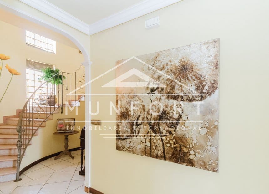 5 soveværelse Villa til salg i Torrevieja med swimmingpool garage - € 950.000 (Ref: 10158353)