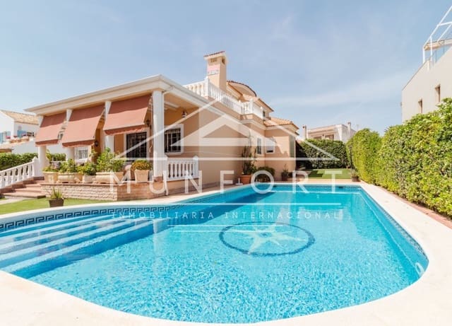 5 soveværelse Villa til salg i Cañada del Molino, Torrevieja med swimmingpool garage - € 950.000 (Ref: 10158353)