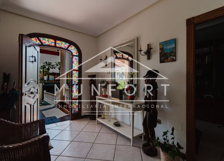 5 soveværelse Villa til salg i Torrevieja med swimmingpool garage - € 950.000 (Ref: 10158353)
