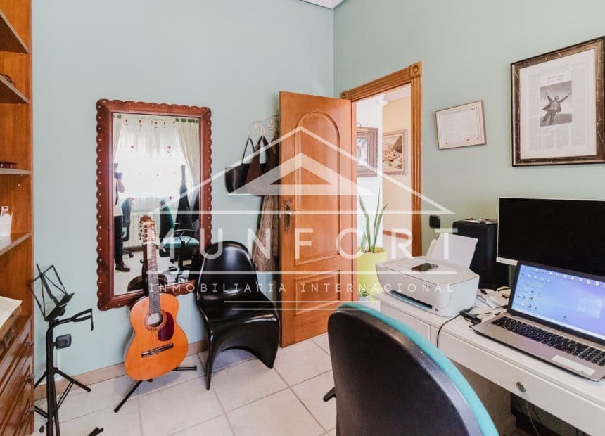 5 soveværelse Villa til salg i Torrevieja med swimmingpool garage - € 950.000 (Ref: 10158353)