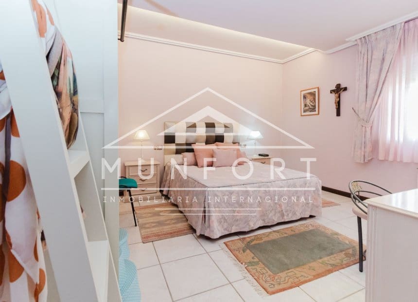 5 soveværelse Villa til salg i Torrevieja med swimmingpool garage - € 950.000 (Ref: 10158353)
