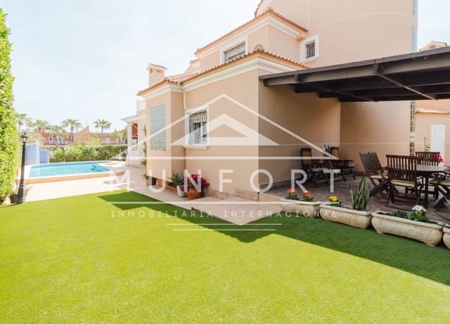 5 soveværelse Villa til salg i Cañada del Molino, Torrevieja med swimmingpool garage - € 950.000 (Ref: 10158353)