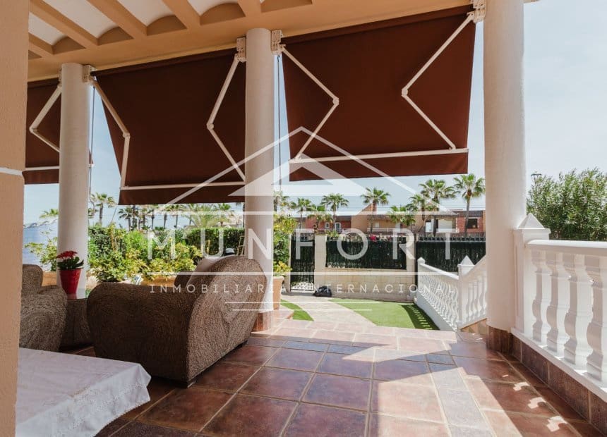 5 soveværelse Villa til salg i Torrevieja med swimmingpool garage - € 950.000 (Ref: 10158353)